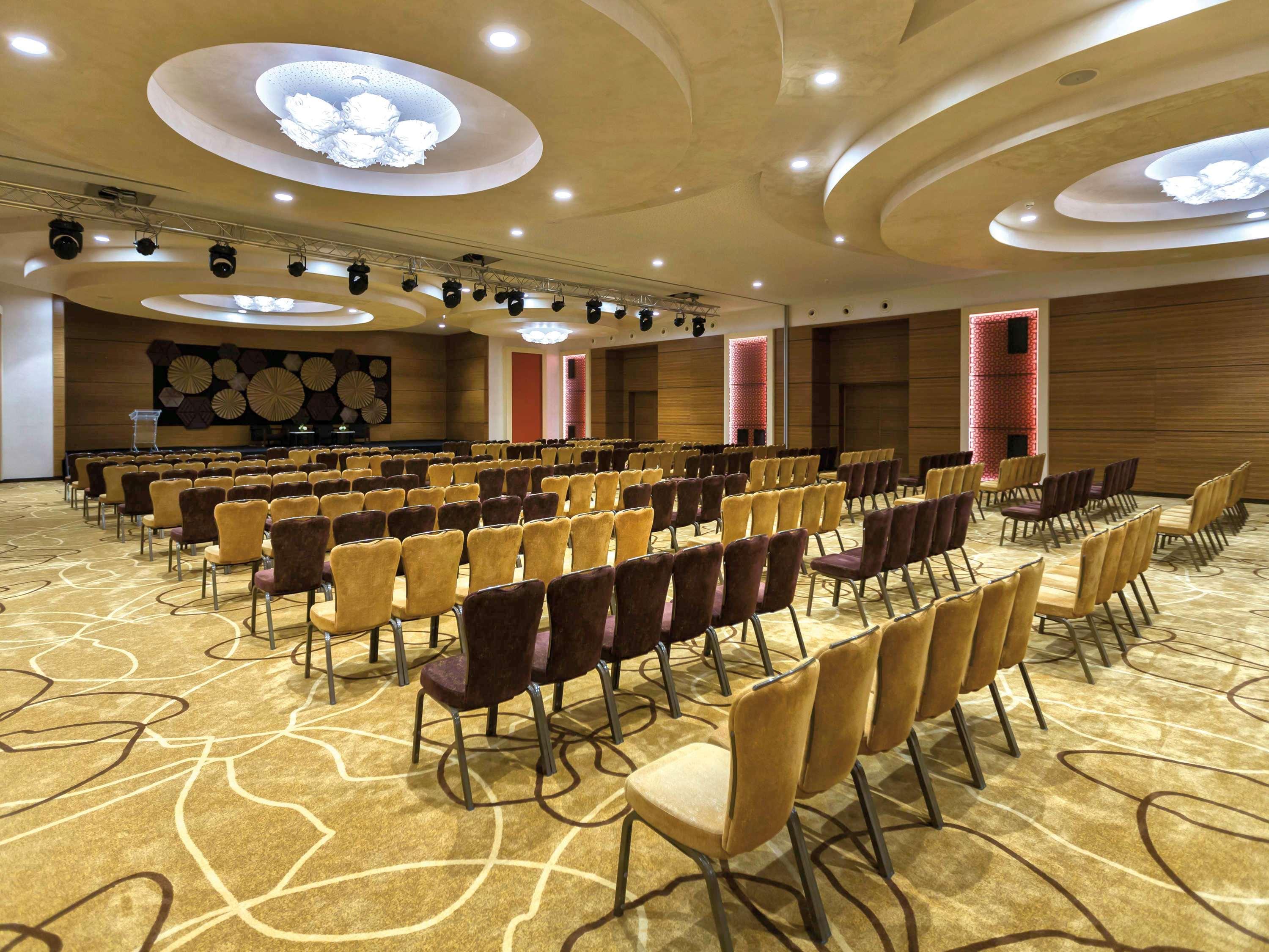 Moevenpick Hotel Du Lac Tunes Exterior foto The ballroom